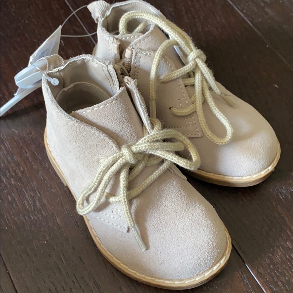 Walking shoes